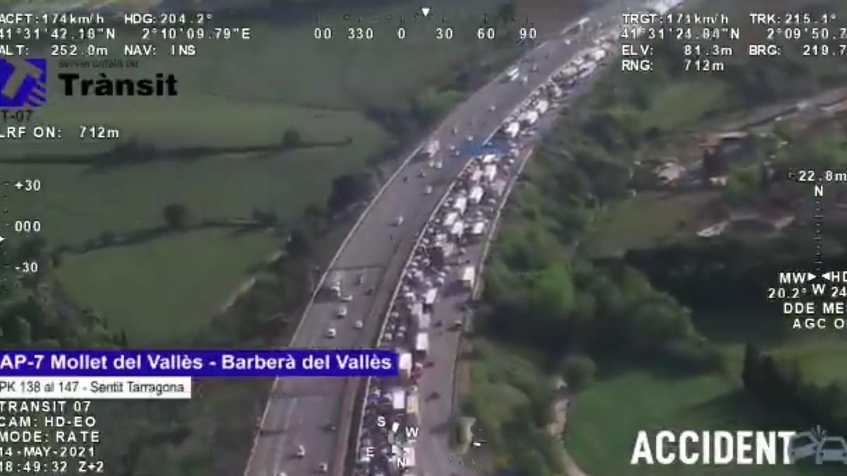 Congestión en la AP-7 en Barberà del Vallès a causa de un accidente