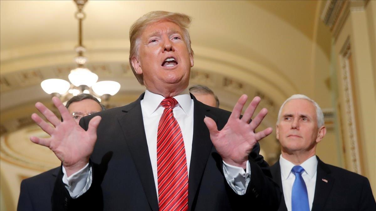 zentauroepp46597588 file photo  u s  president donald trump talks to reporters a190118123835