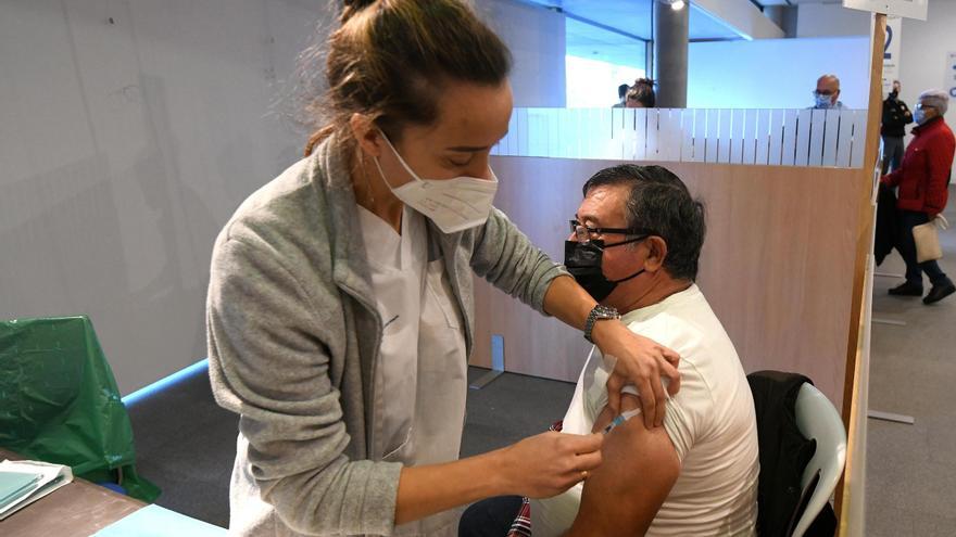 Campaña de vacunas repesca a medio millón de indecisos desde el 1 de octubre