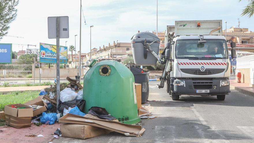 Orihuela licita la reparación de los neumáticos de los camiones de la basura por 250.000 euros