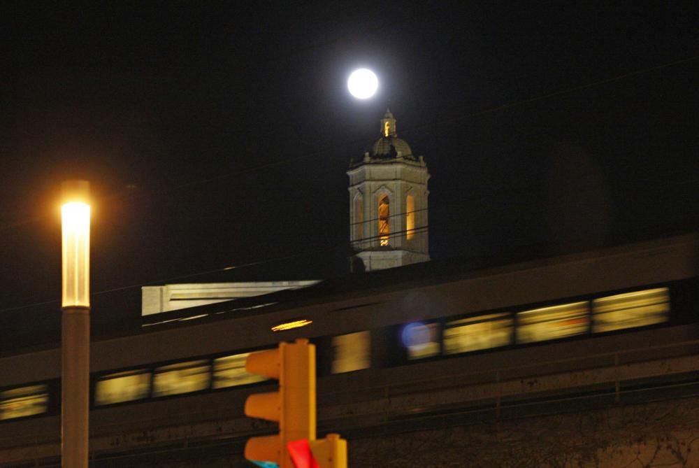 Superlluna a Girona