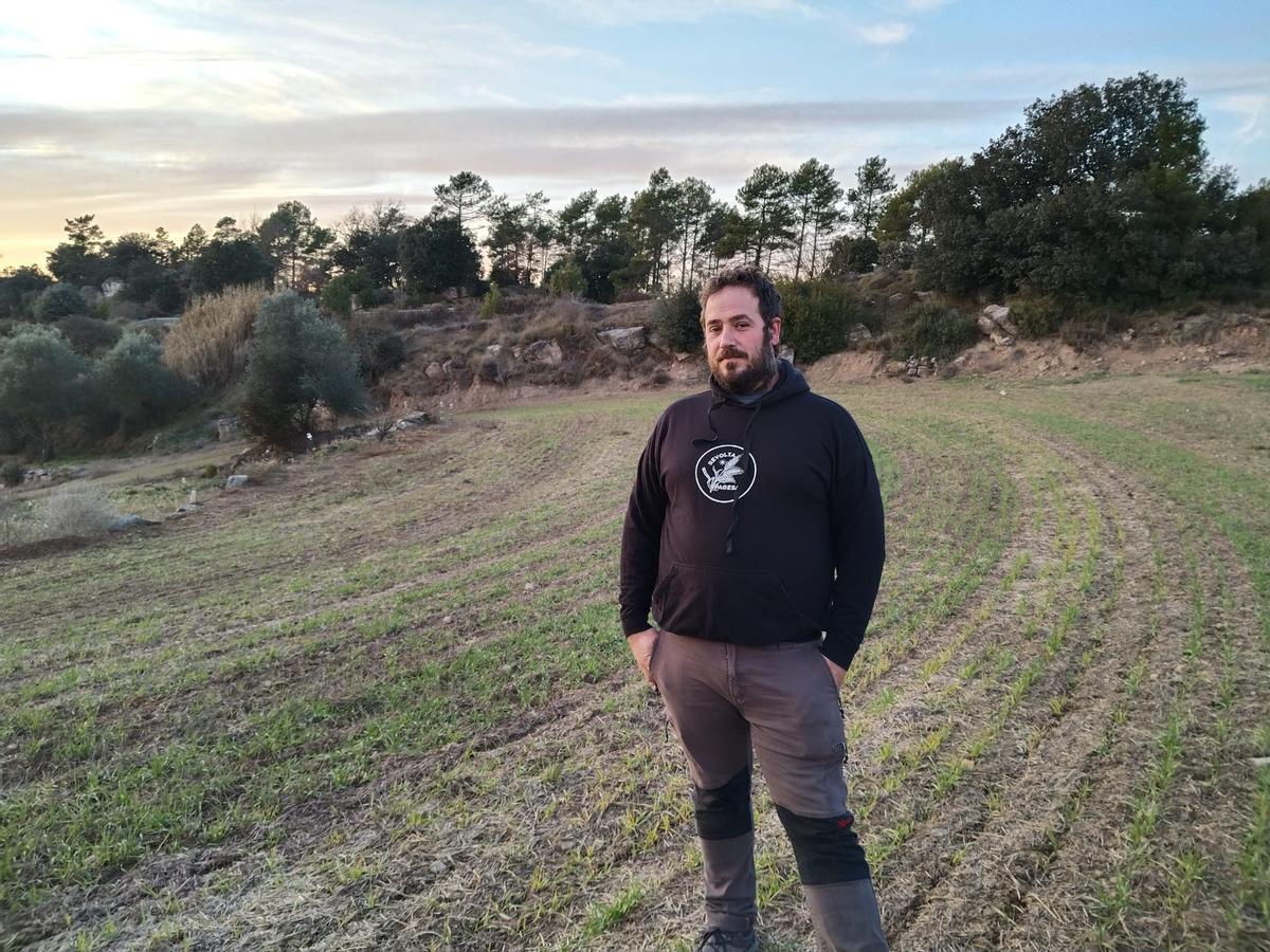Marc Burillo en els seus camps de cultiu, ubicats a Gaià