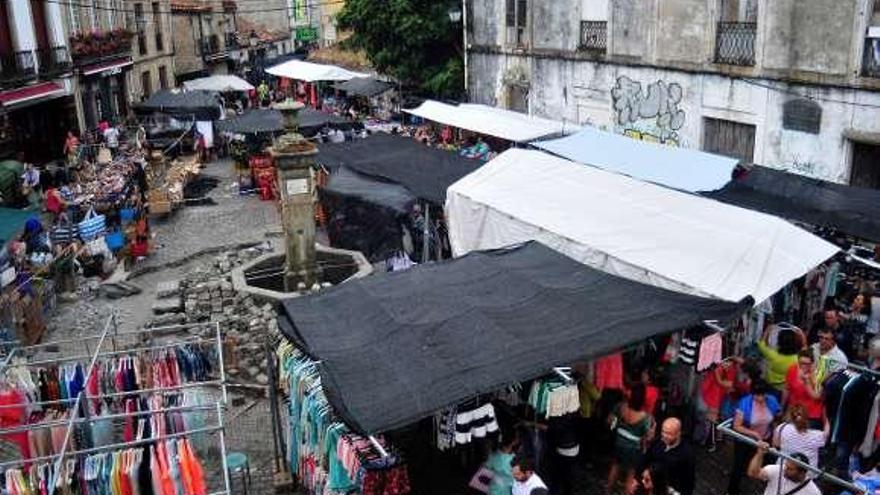 Los vendedores ambulantes resisten en O Castro