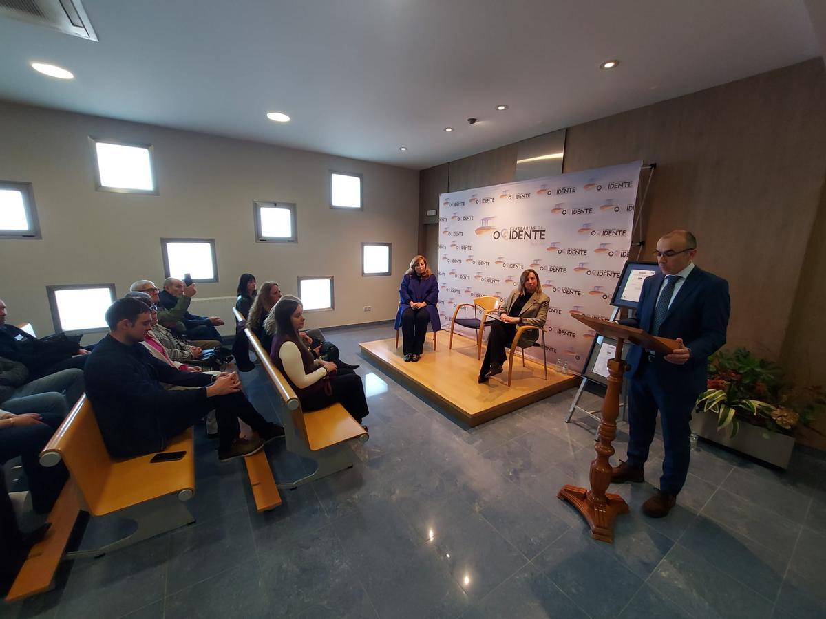 Daniel Iglesias interviene durante el acto en Jarrio.