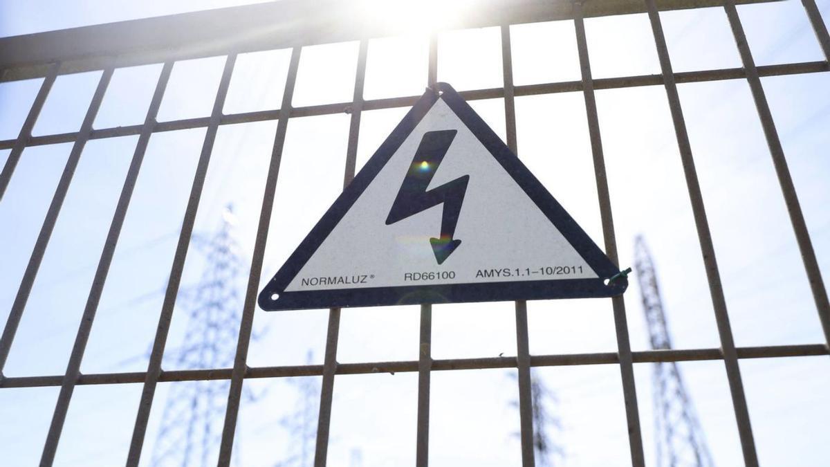 ¿Cuánto dinero perdió Asturias durante el apagón? La gran industria se reactiva poco a poco y los empresarios piden "un cambio urgente del modelo energético"