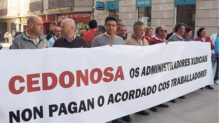 Los trabajadores de Cedonosa, que acabó en liquidación, durante una protesta en Pontevedra.  // R. V.