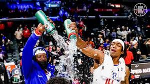 Los Clippers festejan su victoria