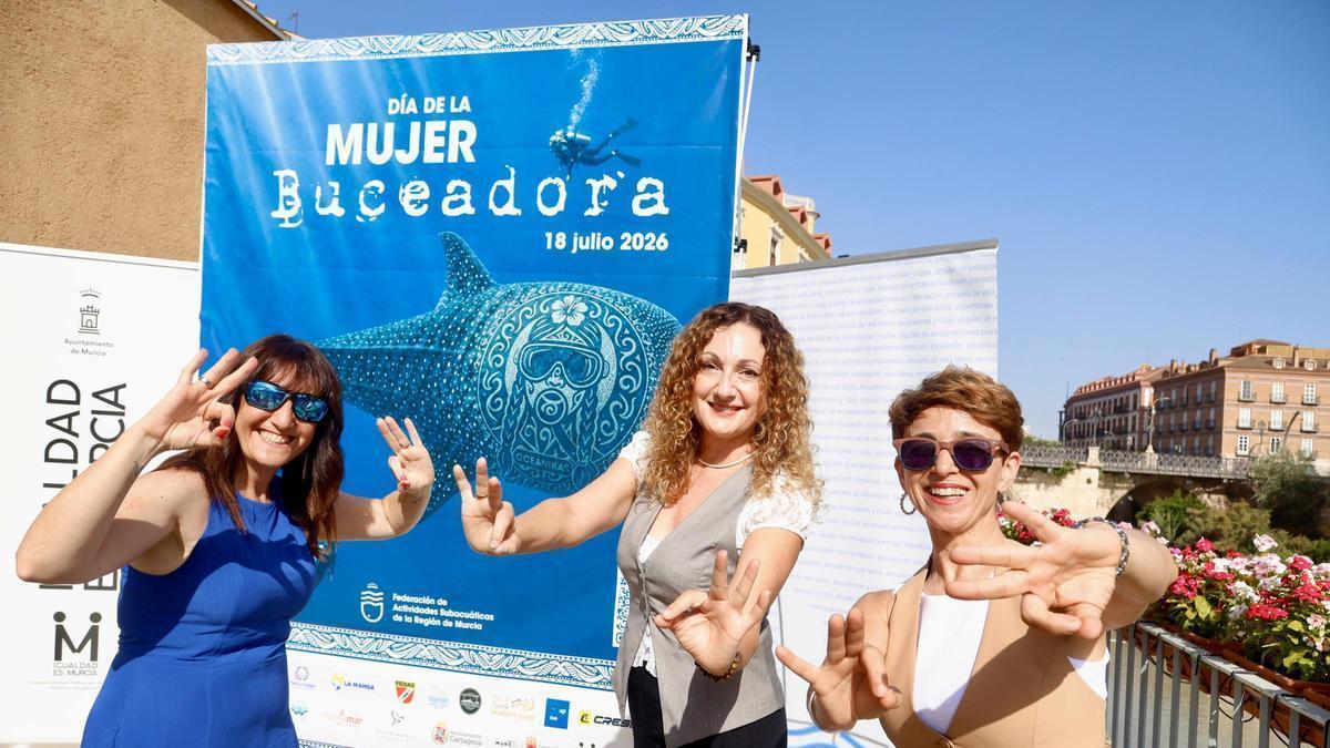 Presentación de las jornadas Oceánikas, este martes en la terraza de los Molinos del Río, en Murcia.
