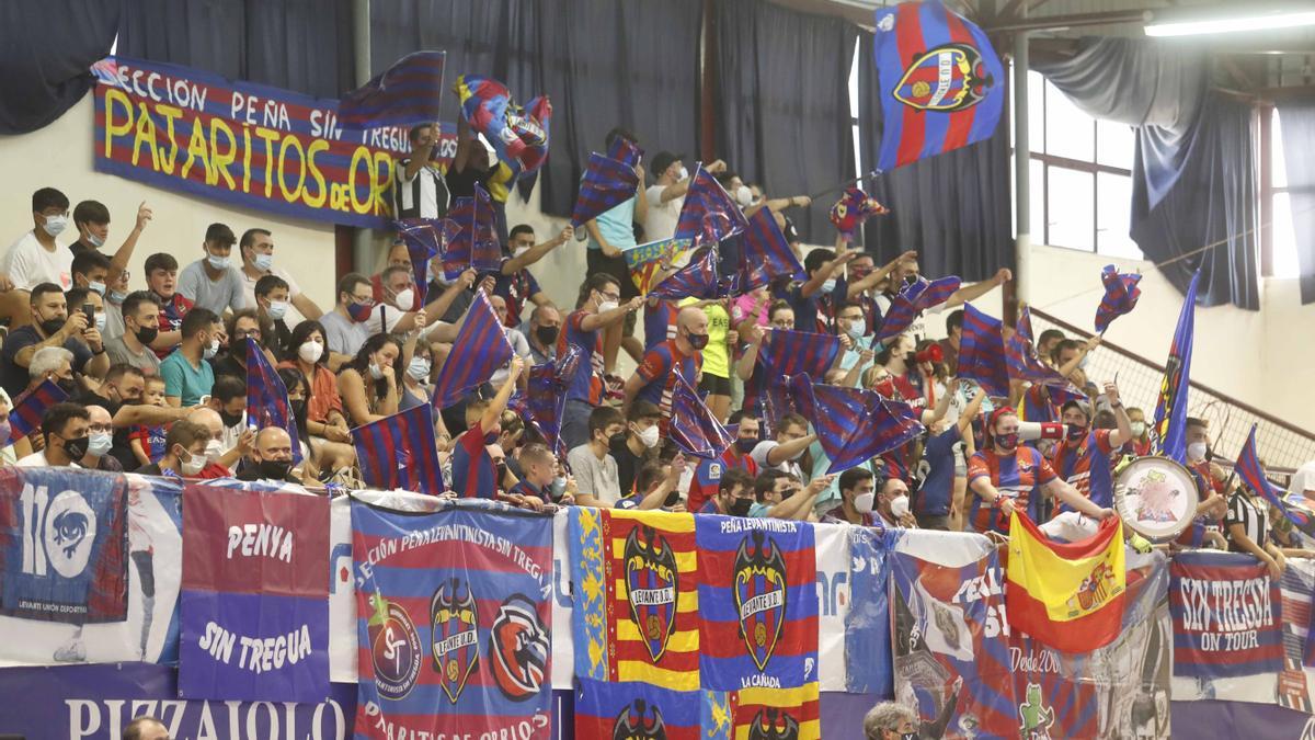 Las mejores imágenes del Levante UD-FS - Barcelona