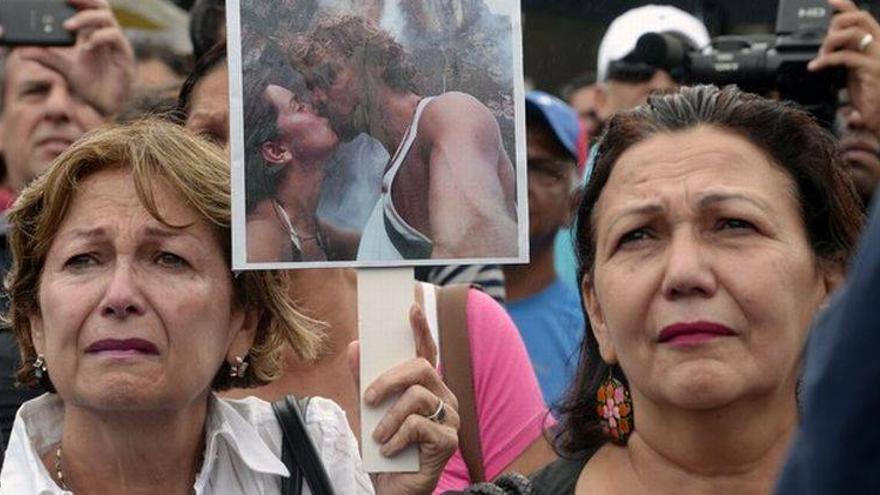 La fiscalía de Venezuela imputa a siete personas por la muerte de la miss y su marido