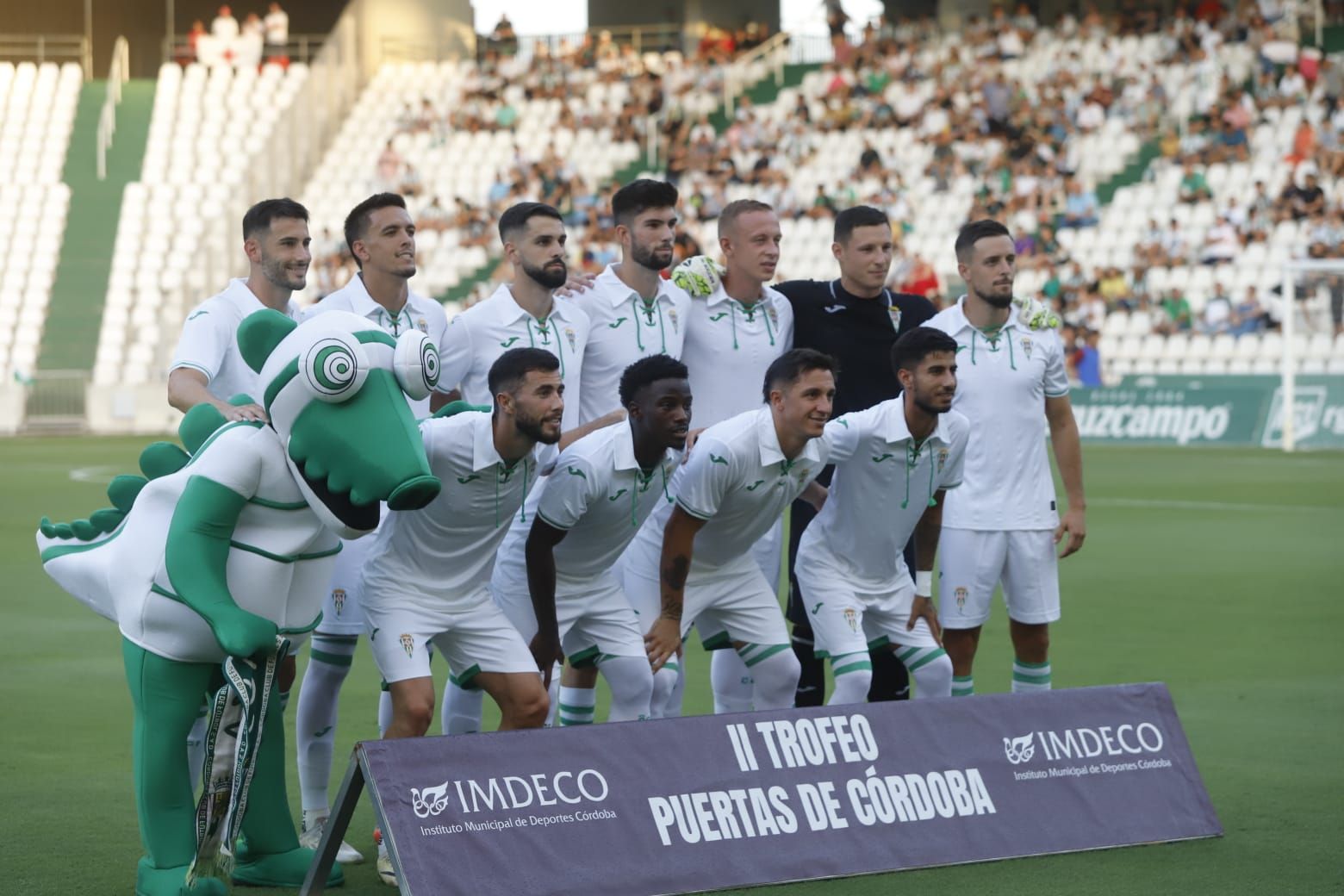 El Córdoba de Segunda se presenta ante su afición