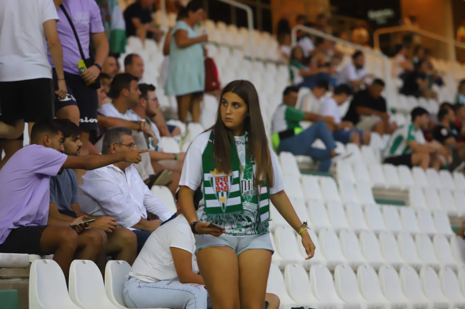 Córdoba CF - Ibiza : las imágenes de la afición en El Arcángel