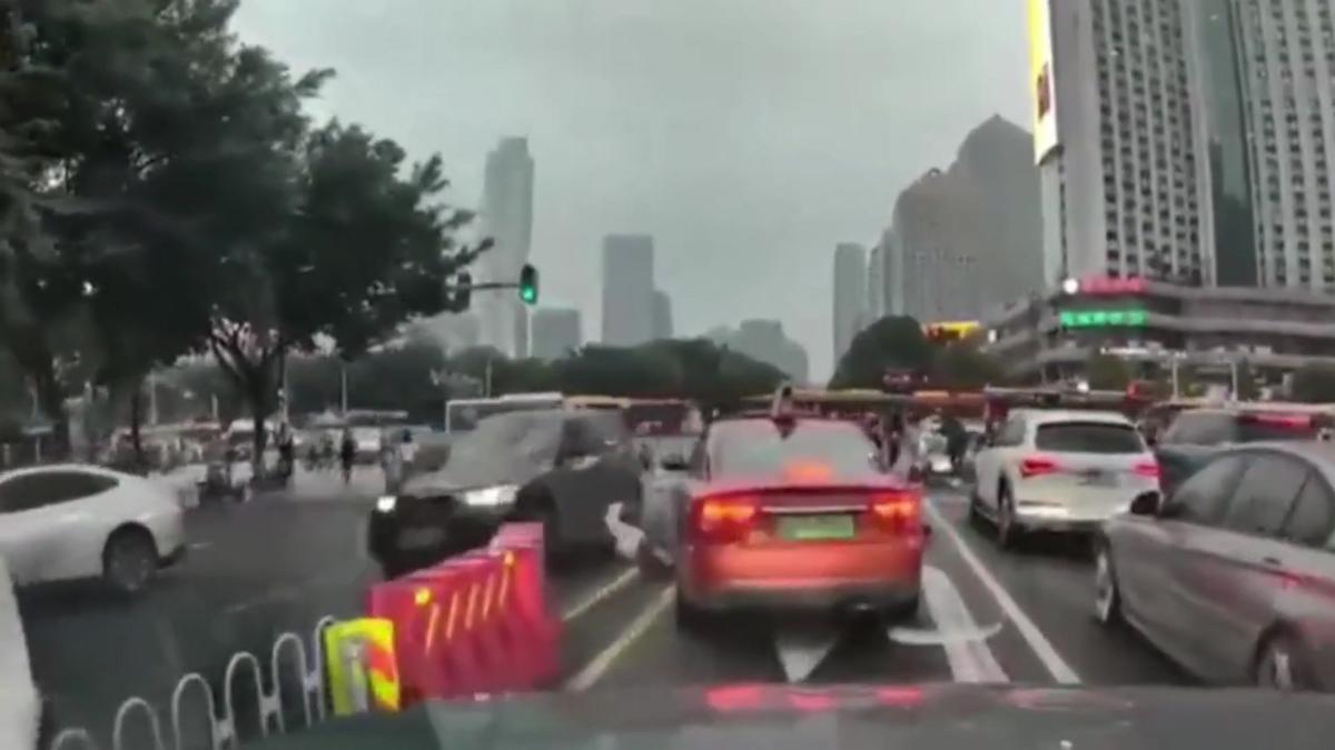 Un conductor embiste a los peatones y mata a cinco personas en Cantón (China)