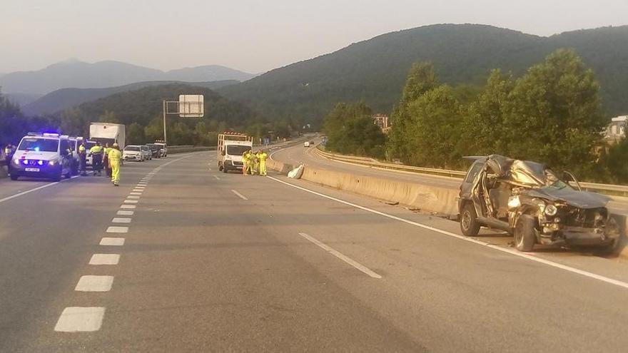 El vehicle tot terreny sinistrat a Sant Joan les Fonts · Olot Televisió