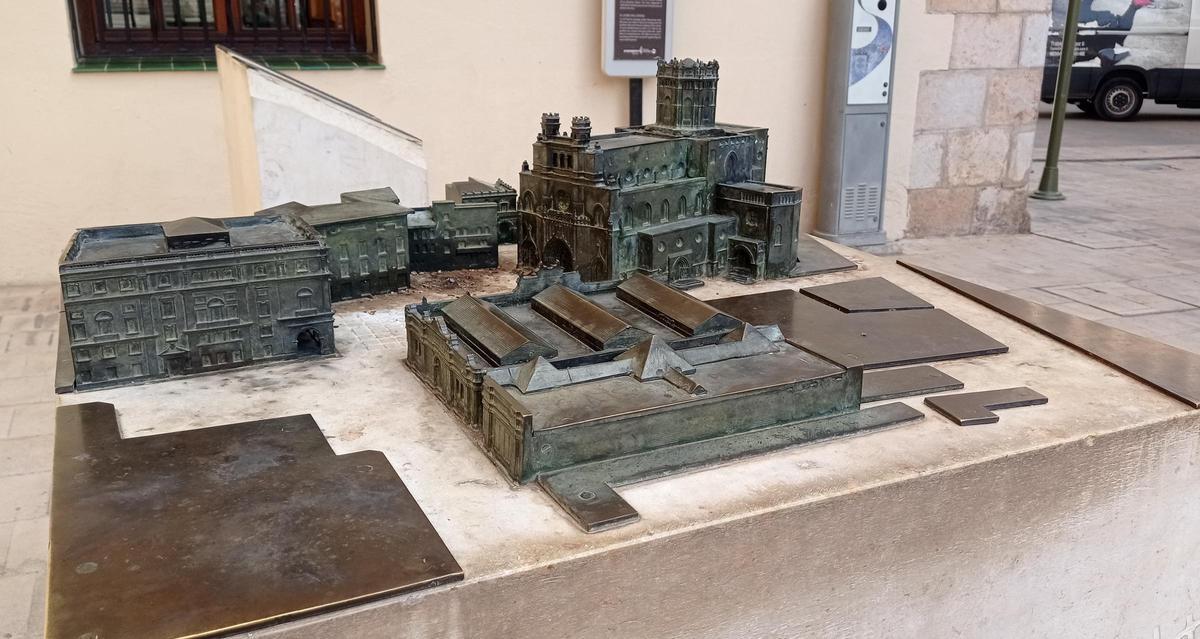 Imagen de la maqueta de Carlos Martínez, en la plaza de la Hierba.
