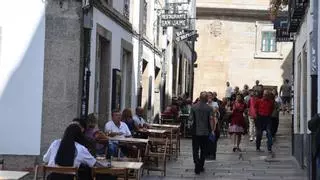 Restaurantes y ocio ganan peso en el gasto de los turistas internacionales, mientras el alojamiento se recupera