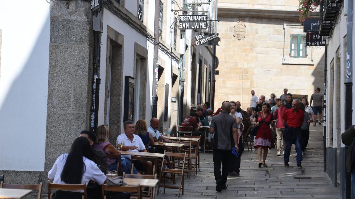 Restaurantes y ocio ganan peso en el gasto de los turistas internacionales, mientras el alojamiento se recupera