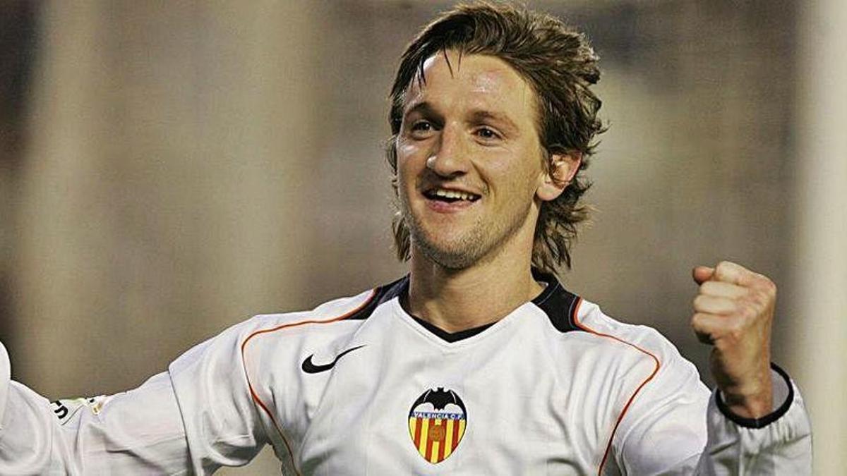 Mista fue uno de los hombres con más gol en el Valencia de Benítez