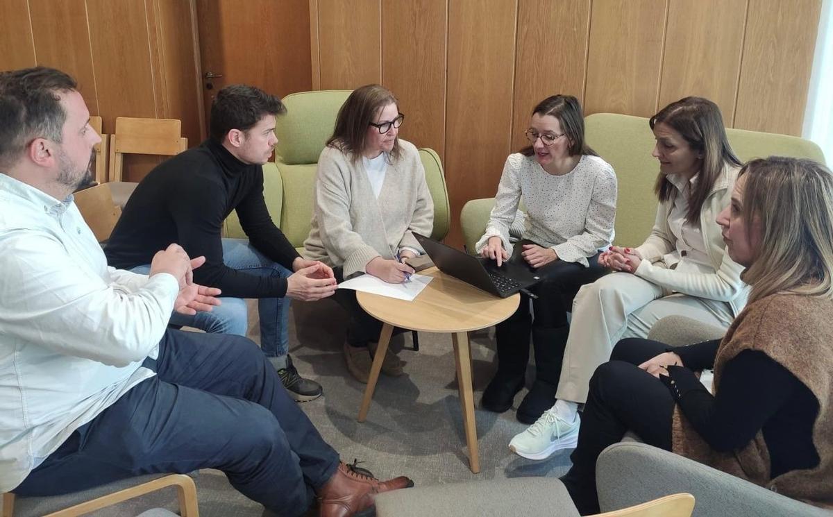Una de las reuniones mantenidas por la delegación de Benissa
