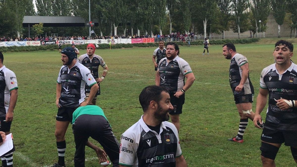 Jugadores del CAR Cáceres.