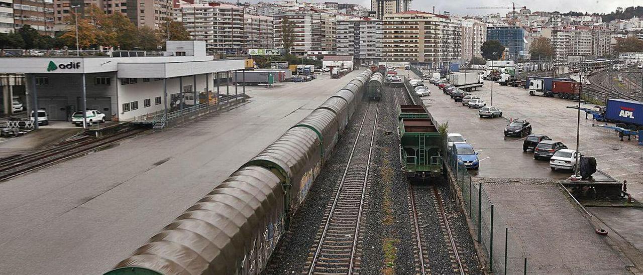 Terrenos de Adif al final de avenida García Barbón, próximos a la confluencia con Sanjurjo Badía.