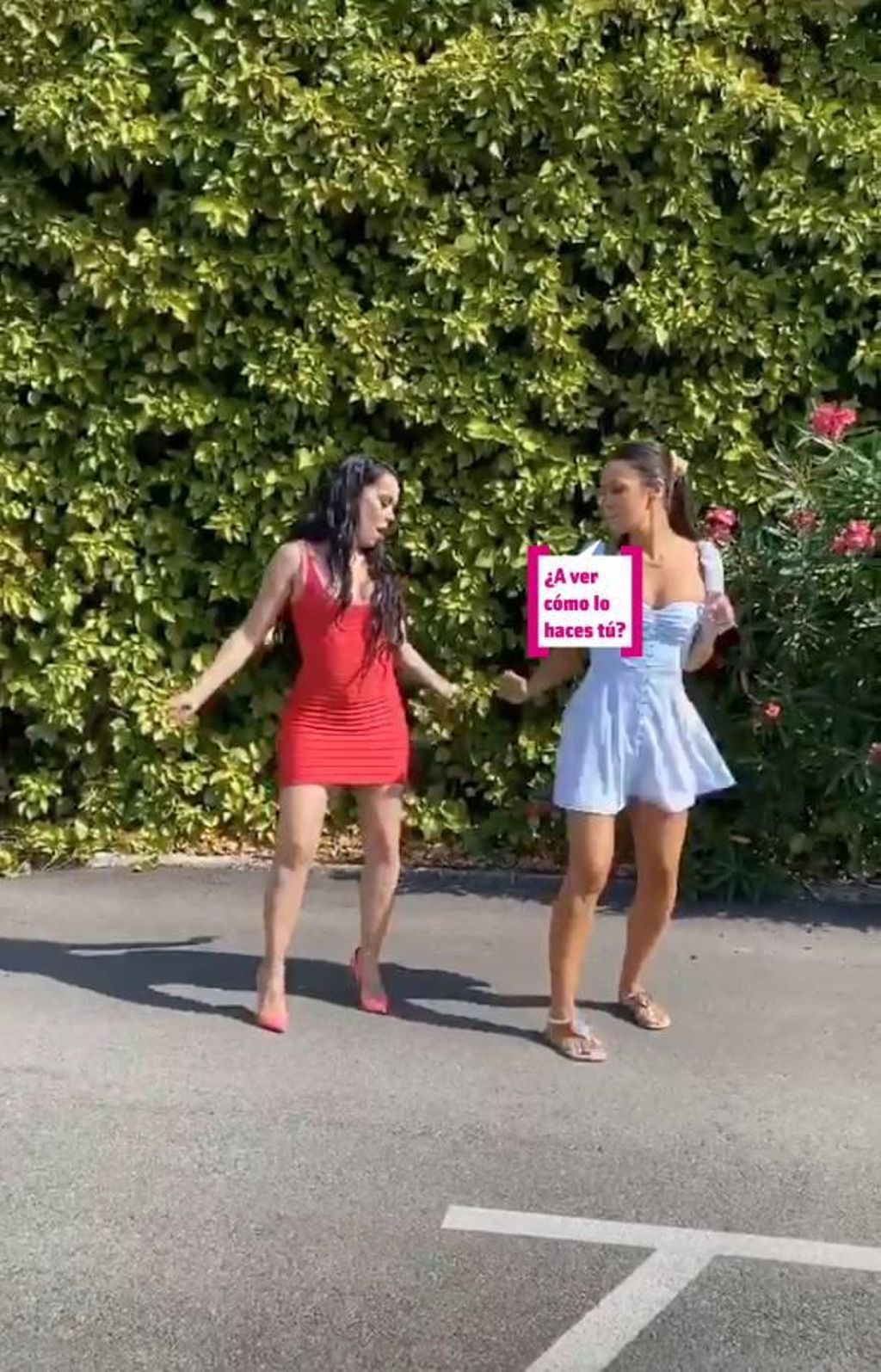 Cristina Pedroche y Beatriz Luengo bailan juntas