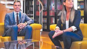 Pedro Sánchez y la portavoz de Junts en el Congreso, Míriam Nogueras, en las negociaciones de investidura.