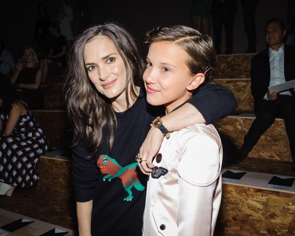 El front row de la semana de la moda de N.Y, Winona y Millie Bobby