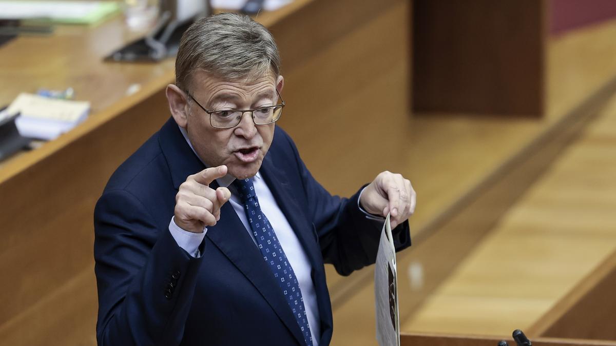 El presidente de la Generalitat, Ximo Puig, durante la sesión de control en las Cortes Valencianas.