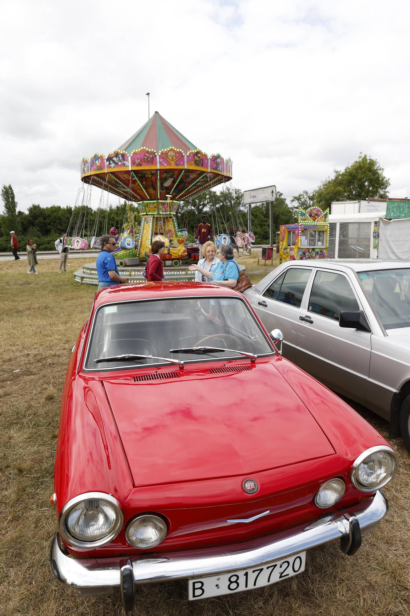 La exposición de coches clásicos en Cabueñes, en imágenes