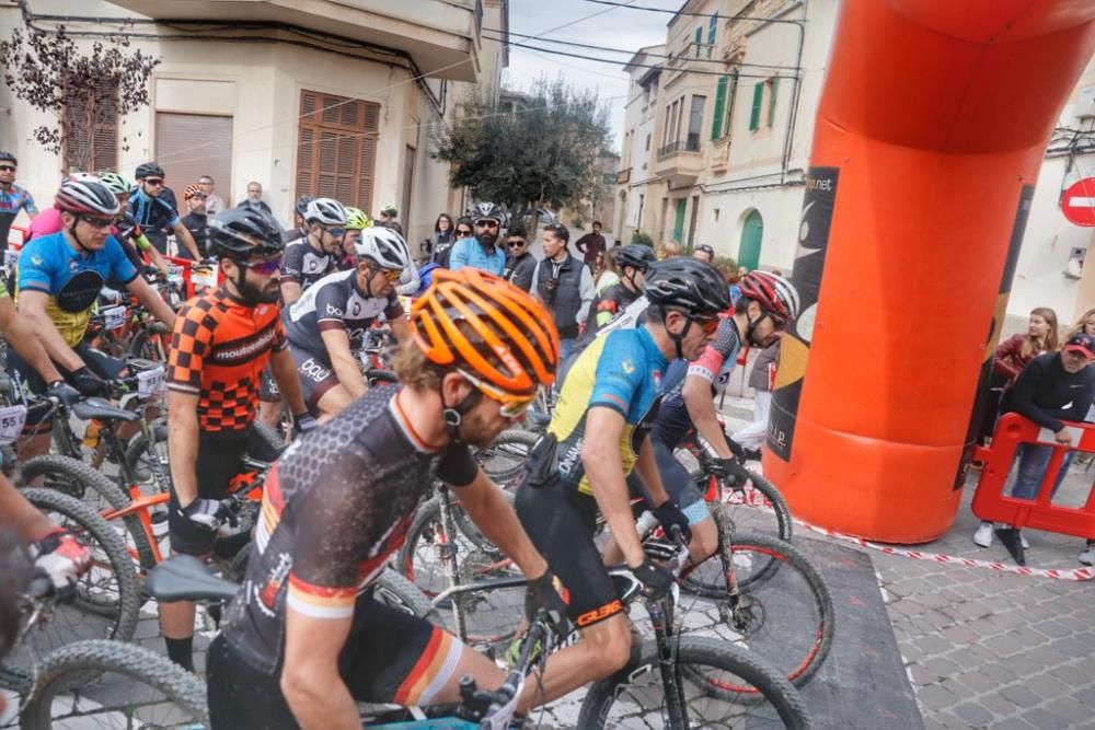 Un ciclista, herido grave tras sufrir una caída en el memoria Joan Suñer de Porreres