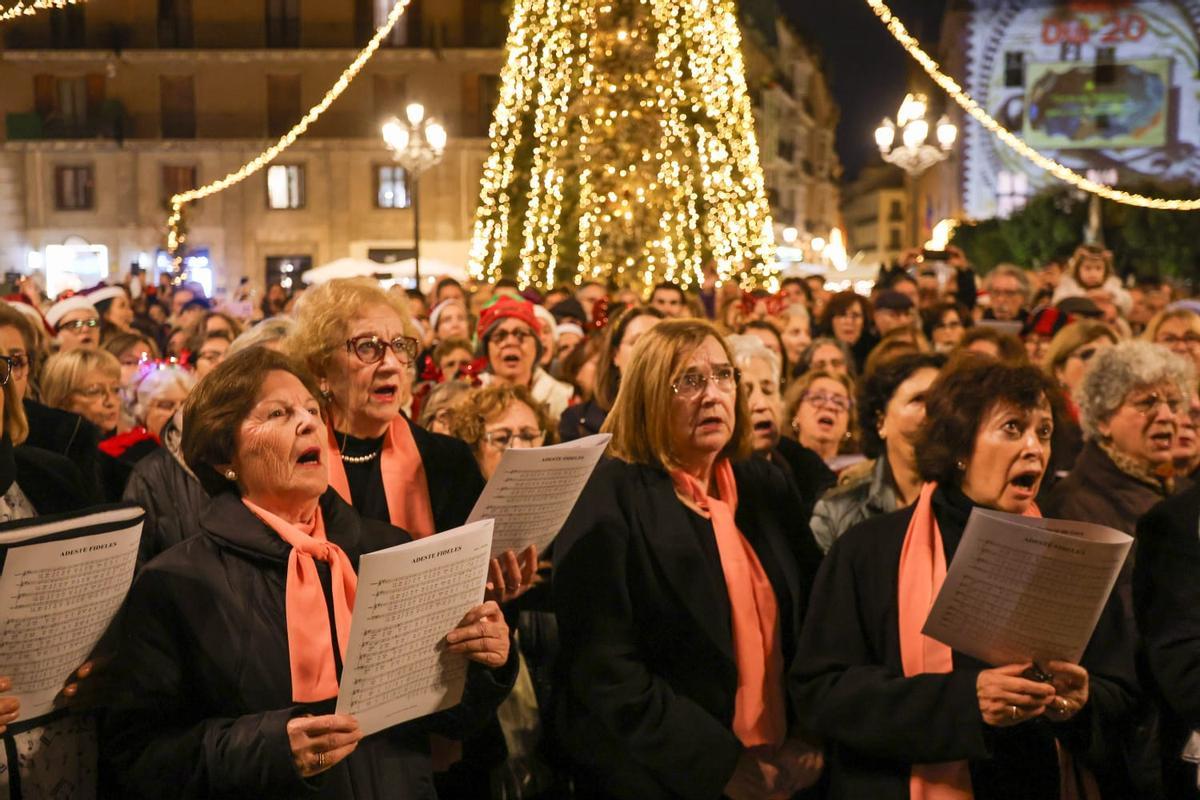 Llenazo en Valencia antes del primer fin de semana de Navidad