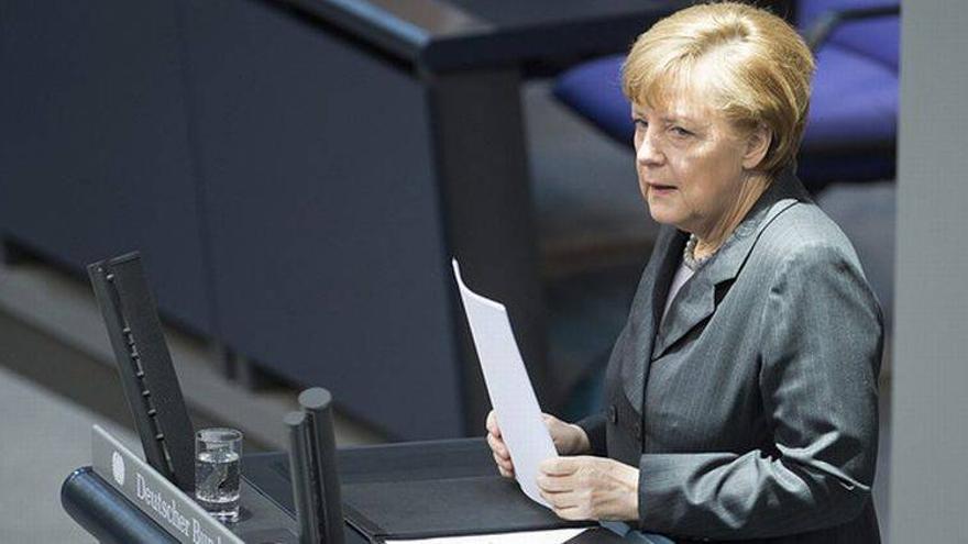 Merkel amenaza a Rusia con &quot;graves repercusiones&quot; si no rectifica en Ucrania