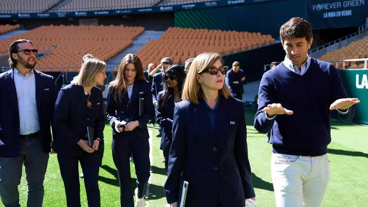 La FIFA visita el estadio de la Cartuja para evaluar su papel en el Mundial 2030