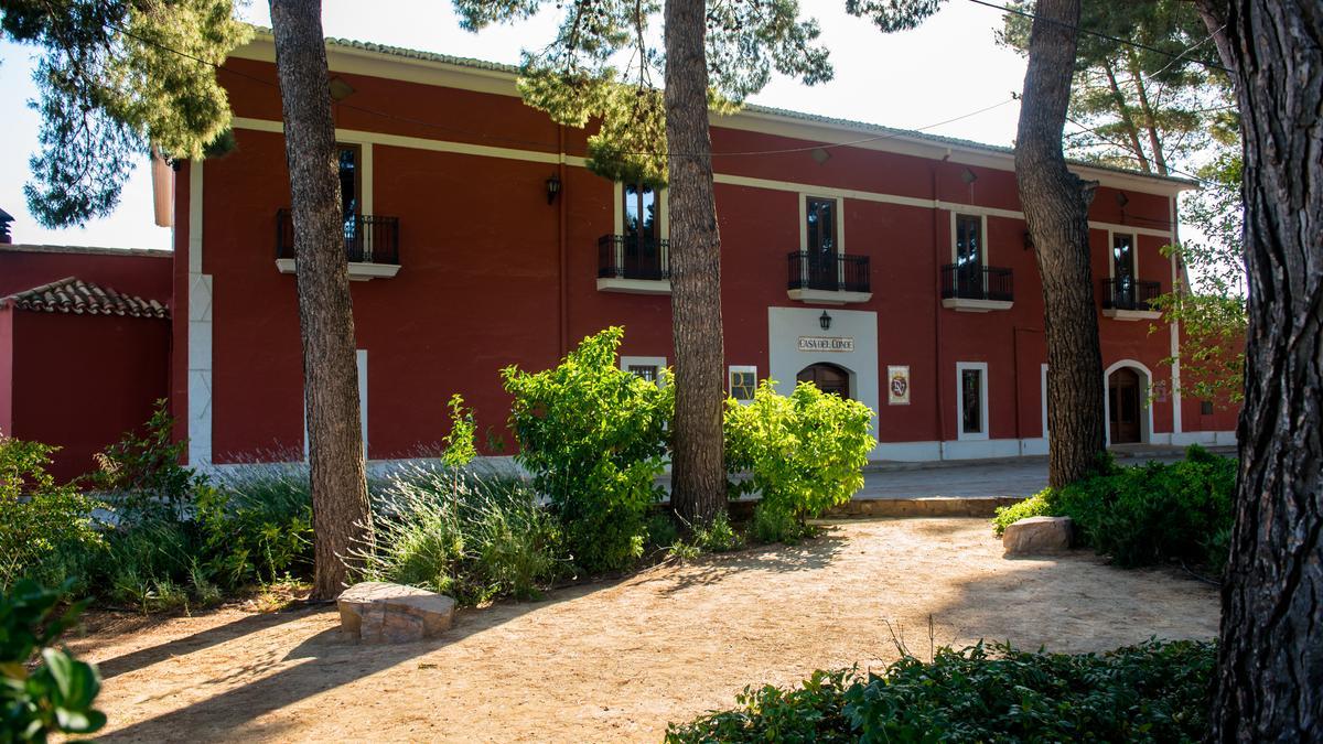 Casa del Conde, la casa solariega de la bodega Dominio de la Vega.