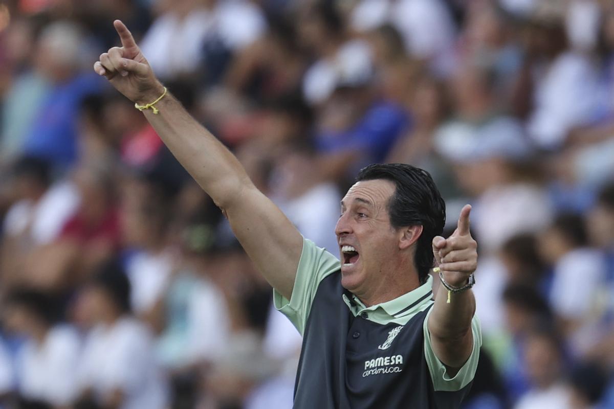 Unai Emery da una indicación en el Coliseum