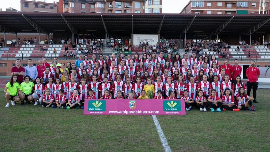 El ZCF Amigos del Duero presenta a sus más de cien jugadoras