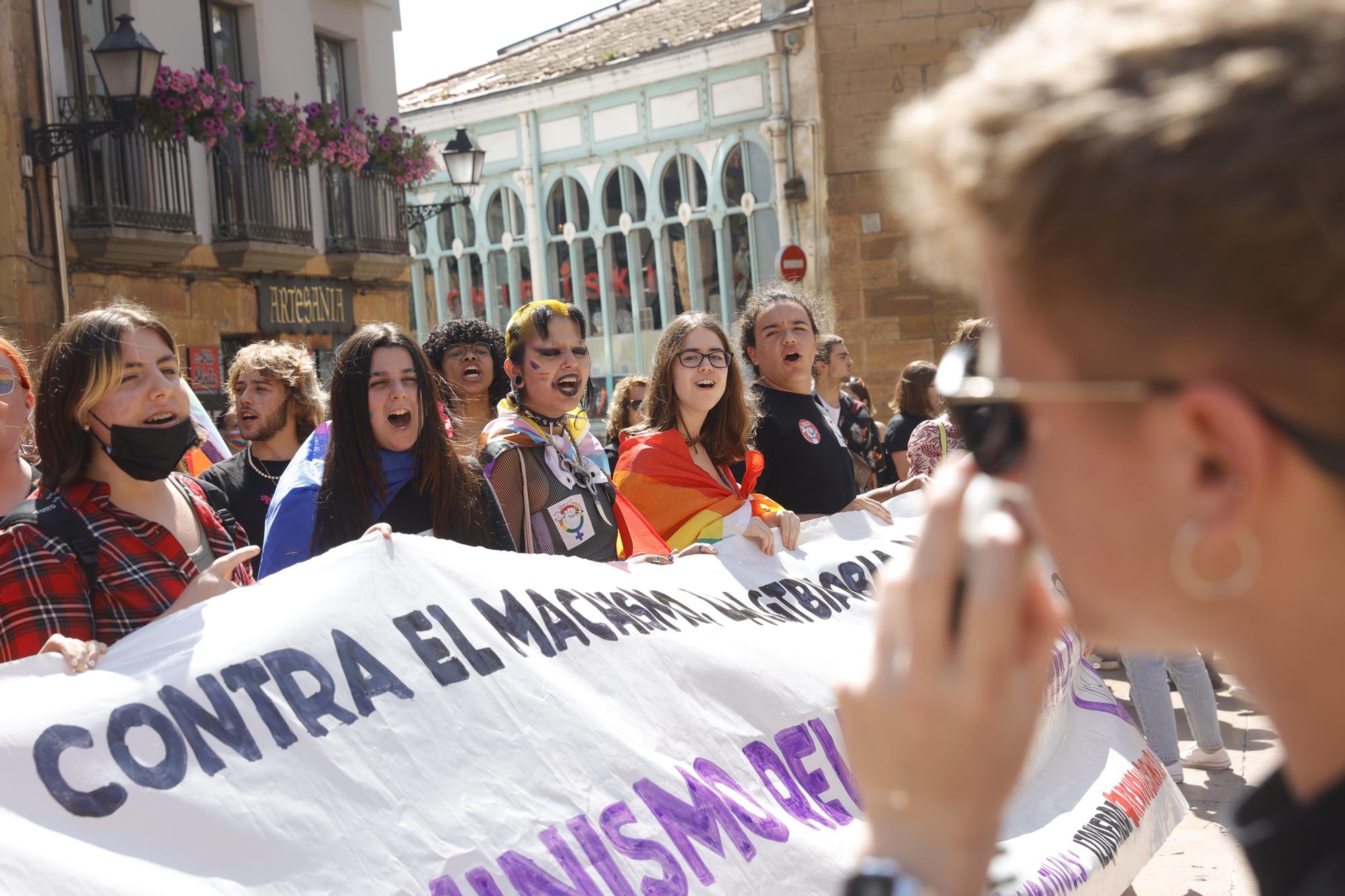 En imágenes: Así se vivió el Día del Orgullo en Oviedo