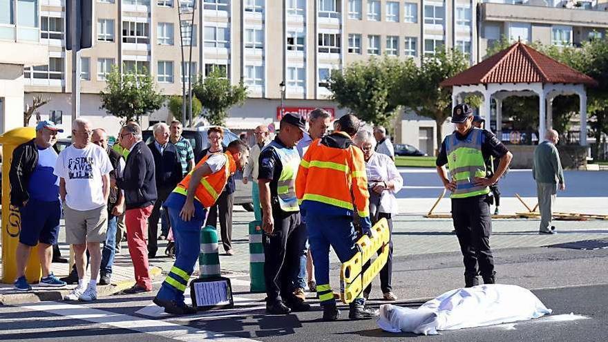 Los hechos tuvieron lugar a primera hora de la mañana junto a la Praza do Concello. // Bernabé/J. C. Asorey