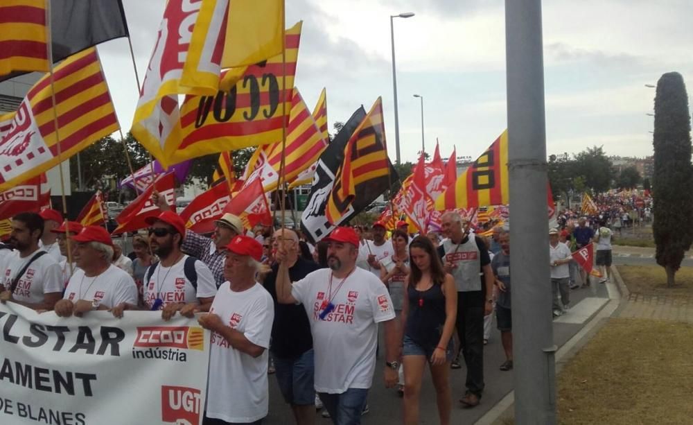 Manifestació contra els acomiadaments a Nylstar