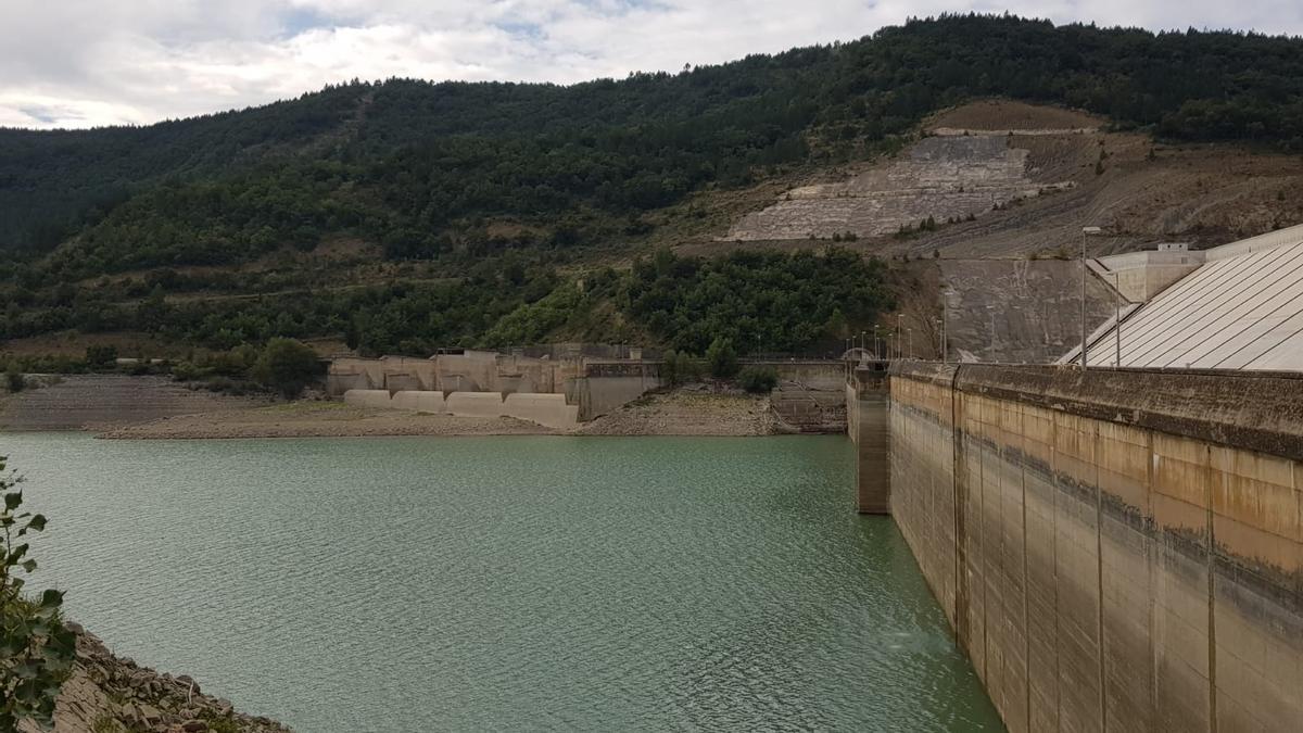 Una imagen del embalse de Yesa.