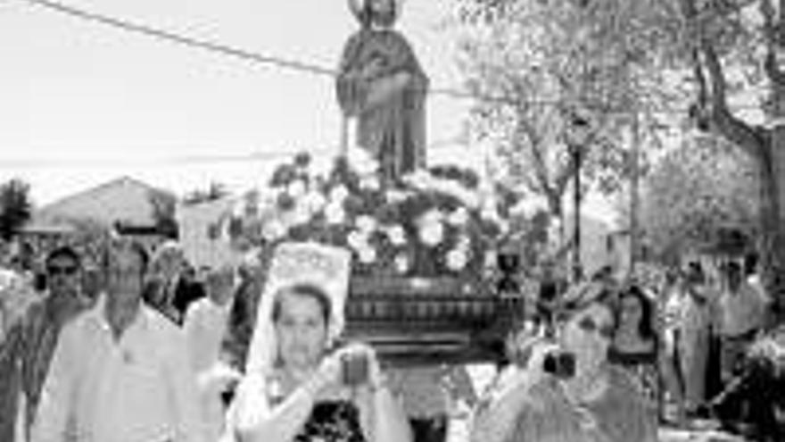 Los vecinos de Rincón del Obispo celebran varios actos en honor a San José Obrero