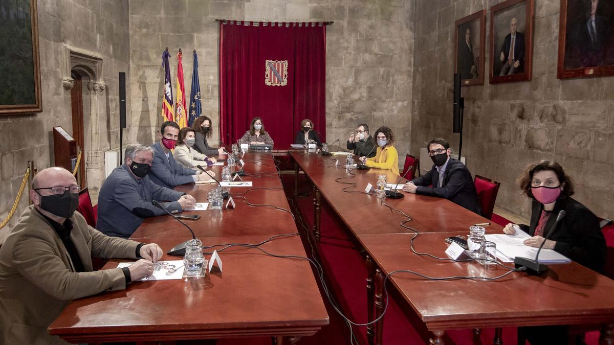 Reunión entre el Gobierno y el Ejecutivo balear en Palma.