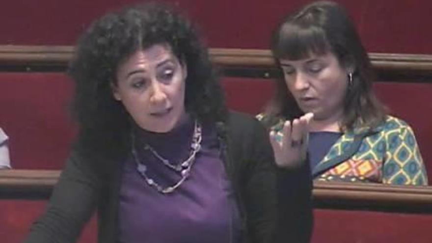 Jiménez tacha a Fábregas de «racista» durante el pleno.