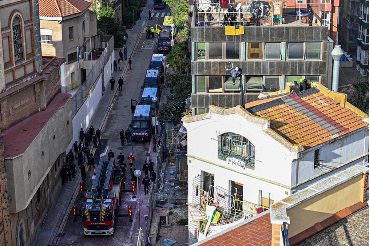 Desalojo de las casas ocupadas de El Kubo y La Ruïna en la Bonanova