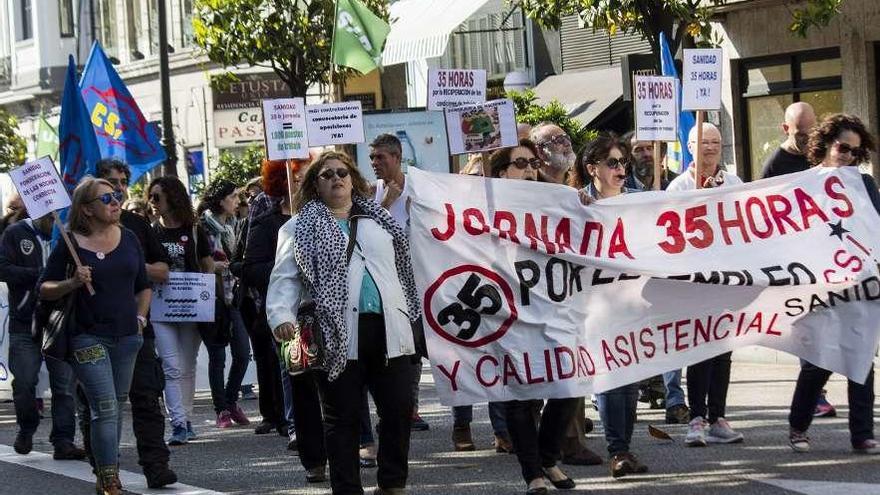 Protesta para exigir la reducción de jornada, en junio de 2016, en Oviedo.