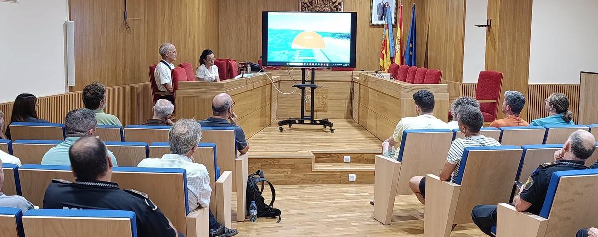 Reunión técnica en el Ayuntamiento de Benigànim sobre el proyecto de implantación del Plan de Emergenciad e la presa, el pasado jueves.