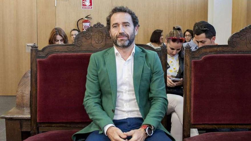 El alcalde de Trives, Francisco José Fernández, en el banquillo del Penal 1 de Ourense. // Brais Lorenzo