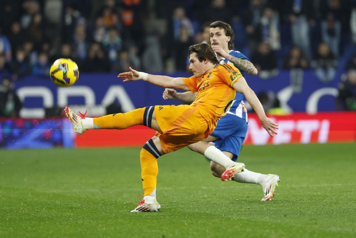Real Madrid defender, Fran Garcia (L), clears the ball against Espanyol defender, Carlos Romero during LaLiga match between Espanyol and Real Madrid, at the RCDE Stadium in Cornella El Prat, Catalunya, Spain, 1 February 2025. EFE/ Toni Albir