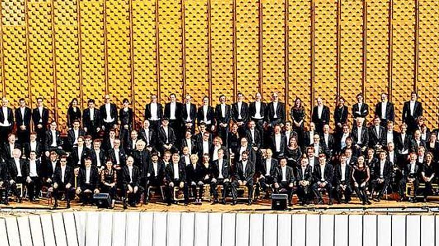 Auch über Lautsprecher und Leinwand ein Kunstgenuss: die Berliner Philharmoniker.